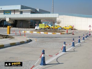 עמודי חסימה מפלסטיק גובה 50 עם שרשרת