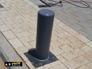 עמוד ירון עם תושבת נשלפת