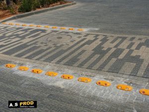 עיני חתול מפלסטיק