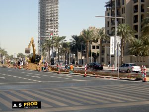 עמוד סימון נייד גובה 120 בכביש