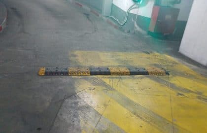 השוואה בין פסי האטה מפלסטיק קשיח ובין פסי האטה מגומי הקיימים בשוק