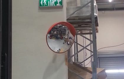 התקנת מראה פנורמית לחנות מסייעת בהפחתת כמות הגניבות